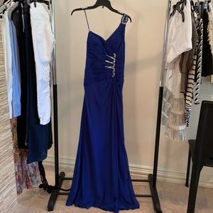 Incredible blue ball gown